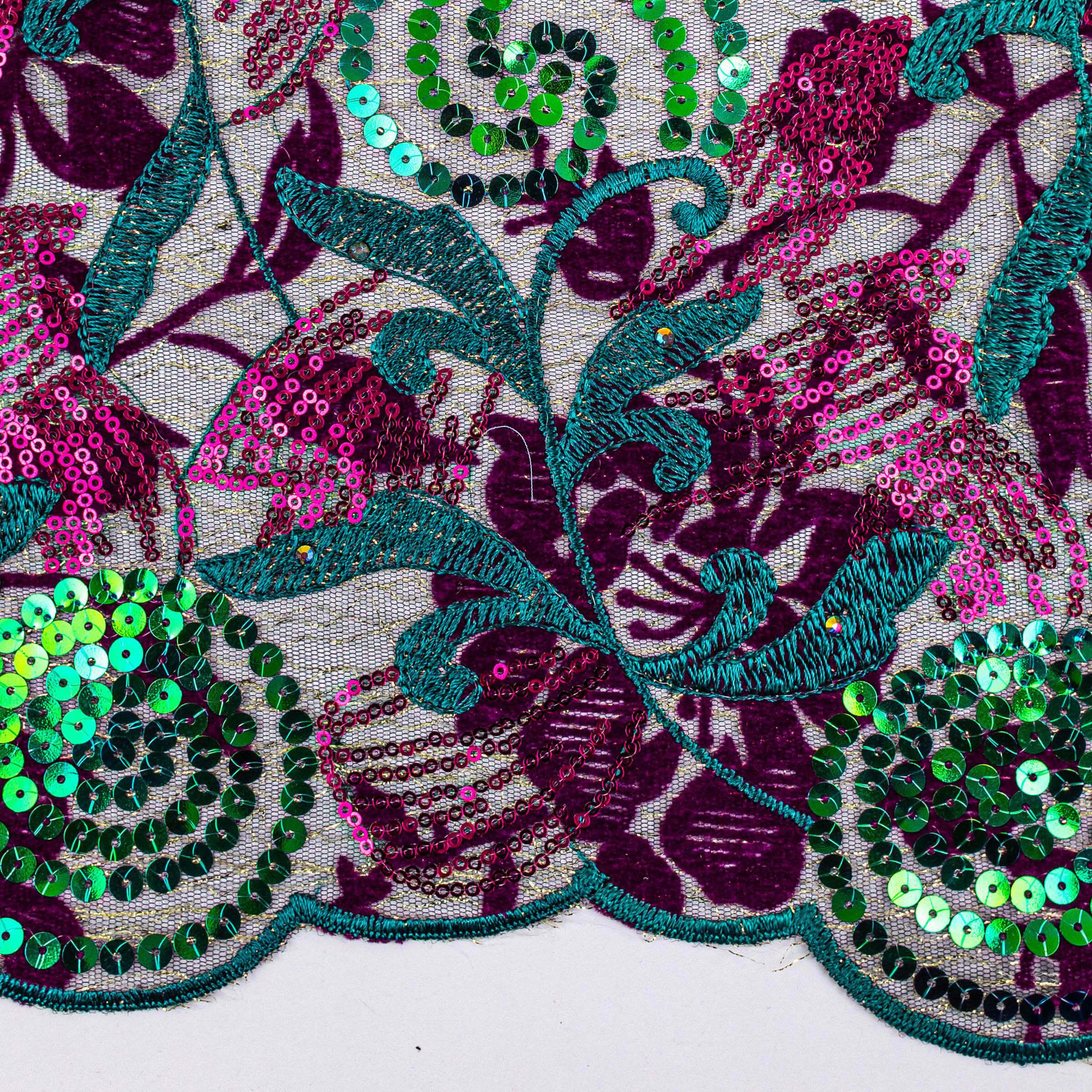 Multi-colored Sequence Net Lace